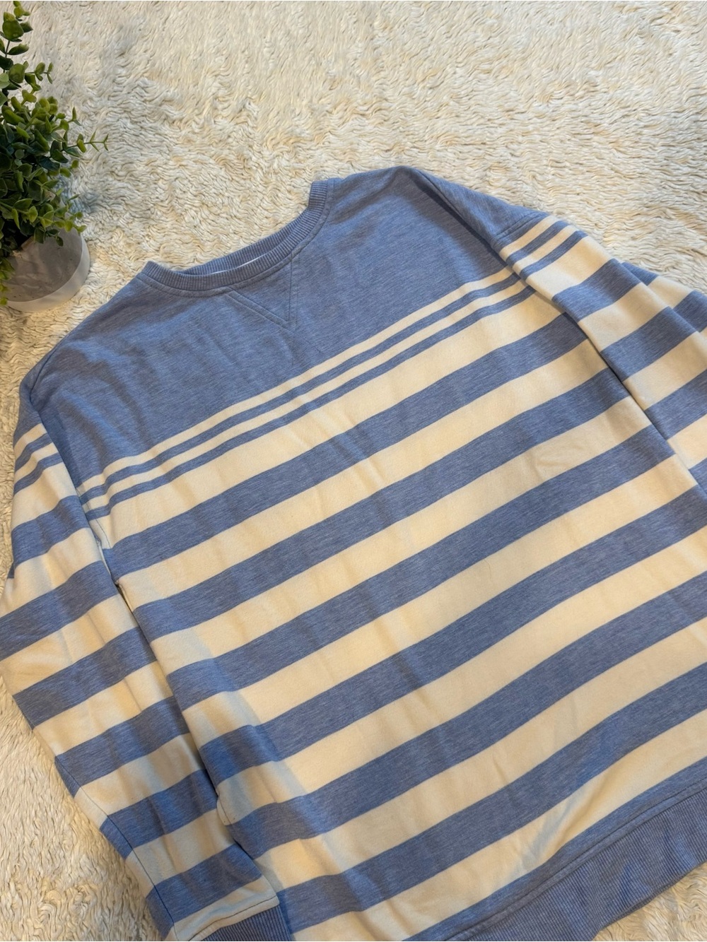 Vineyard Vines Blue and Cream Striped Crewneck